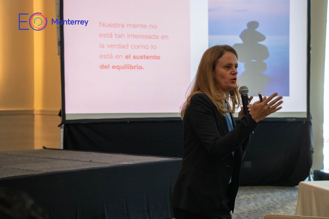 Cristina Viehmann presentando prospectiva estratégica
